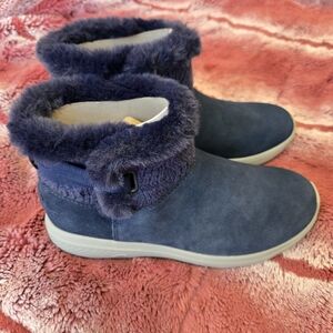 Skechers Dark Blue Fur-Trimmed Winter Boots
